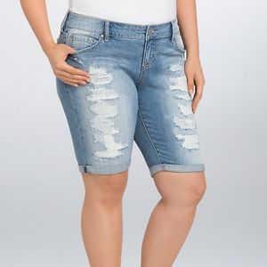 Torrid distressed Bermuda denim jean short 26